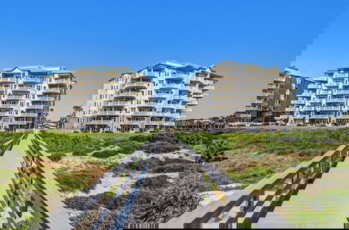 Foto 56 - Ocean Place Condo with Direct Access to the Beach by RedAwning