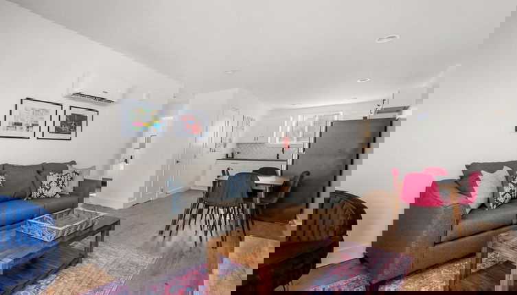 Foto 1 - Nashville Nest: Contemporary City Living 2 Bedroom Apts