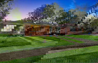 Photo 1 - Queen G2 Mansion 3 Bedroom Home by RedAwning