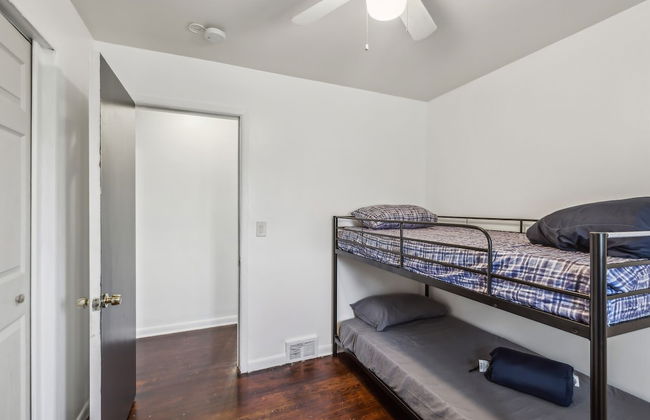 Queen G2 Mansion 3 Bedroom Home by RedAwning - Foto 5