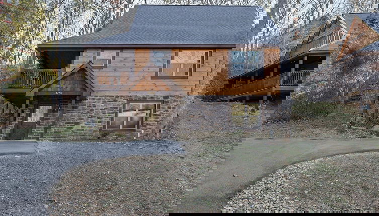 Foto 1 - Fantastic Cabin w Gameroom Hot Tub Fireplace