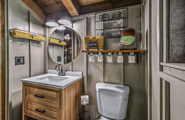 Light'n Bug Bungalow 1 Bedroom Cabin by RedAwning - Foto 13