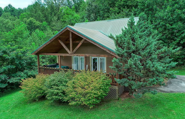 Smoky Mountain Getaway 3 Bedroom Cabin by RedAwning - Foto 26