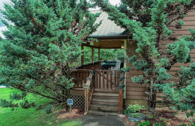 Smoky Mountain Getaway 3 Bedroom Cabin by RedAwning - Foto 25