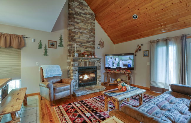 Smoky Mountain Getaway 3 Bedroom Cabin by RedAwning - Foto 1