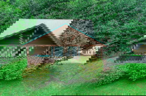 Photo 24 - Smoky Mountain Getaway 3 Bedroom Cabin by RedAwning