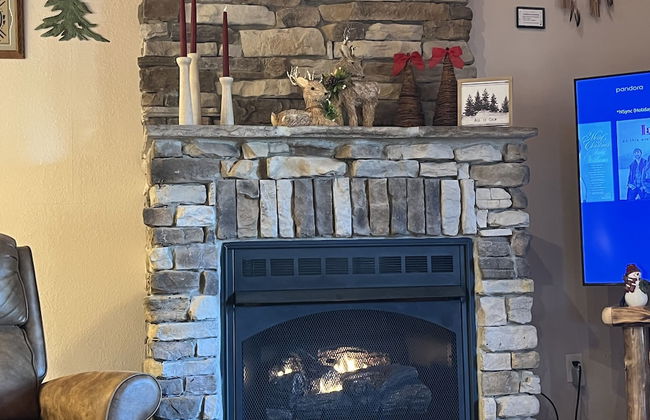 Smoky Mountain Getaway 3 Bedroom Cabin by RedAwning - Foto 18