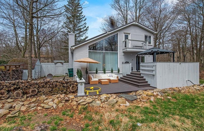 Pocono Scandinavian Cottage 2 Bedroom Cottage by RedAwning - Photo 61