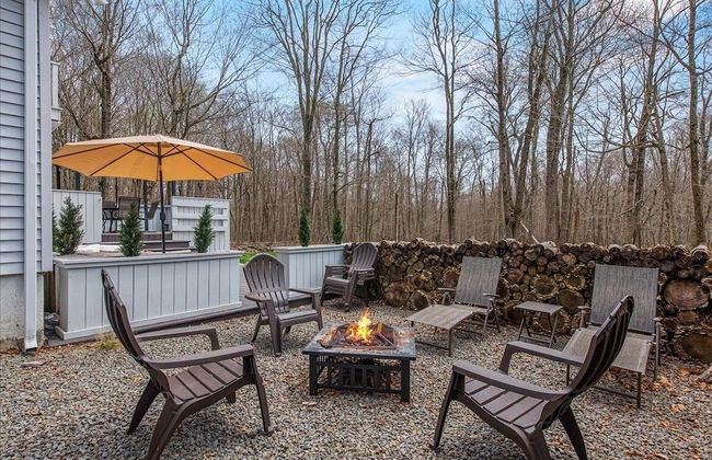 Pocono Scandinavian Cottage 2 Bedroom Cottage by RedAwning - Photo 51
