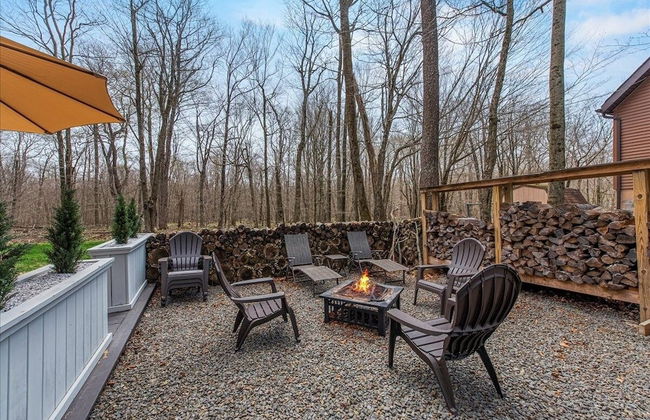 Pocono Scandinavian Cottage 2 Bedroom Cottage by RedAwning - Photo 59
