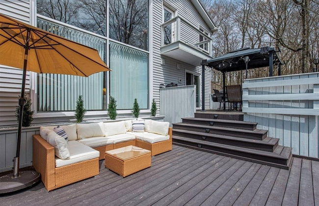 Pocono Scandinavian Cottage 2 Bedroom Cottage by RedAwning - Photo 57