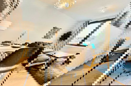 Foto 21 - Luxury 2BR 1BA Near Fashion District by Oneluxstay
