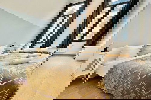 Foto 35 - Luxury 2BR 1BA Near Fashion District by Oneluxstay