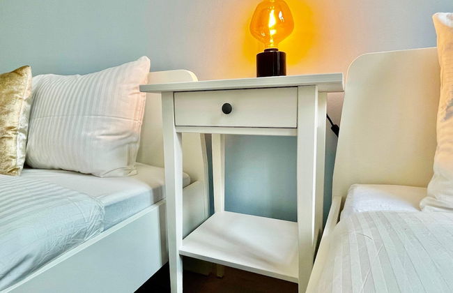 Luxury 2BR 1BA Near Fashion District by Oneluxstay - Foto 44