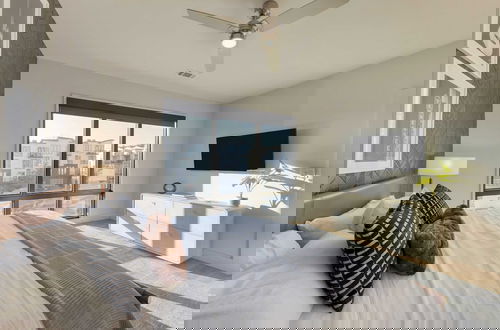 Foto 7 - New Modern 2bdr in Walkable Midtown w/ Gym, Pool Honkey-tonk by Avantstay
