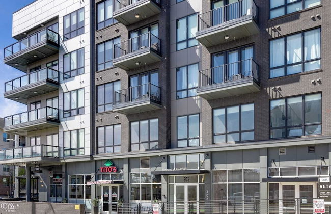 2 Units in Walkable Midtown Location, Gym+pool Honkey-tonk & Muse by Avantstay - Photo 57