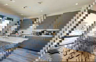 Foto 3 - 2 Units in Walkable Midtown Location, Gym+pool Honkey-tonk & Muse by Avantstay