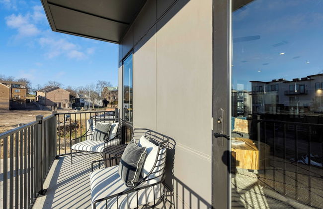 2 Units in Walkable Midtown Location, Gym+pool Honkey-tonk & Muse by Avantstay - Photo 21