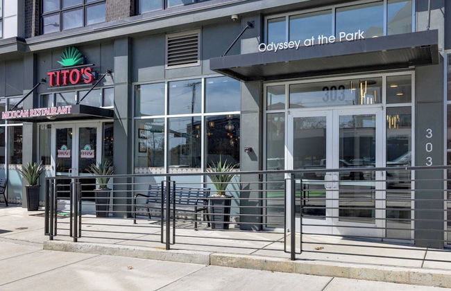 2 Units in Walkable Midtown Location, Gym+pool Honkey-tonk & Muse by Avantstay - Photo 55