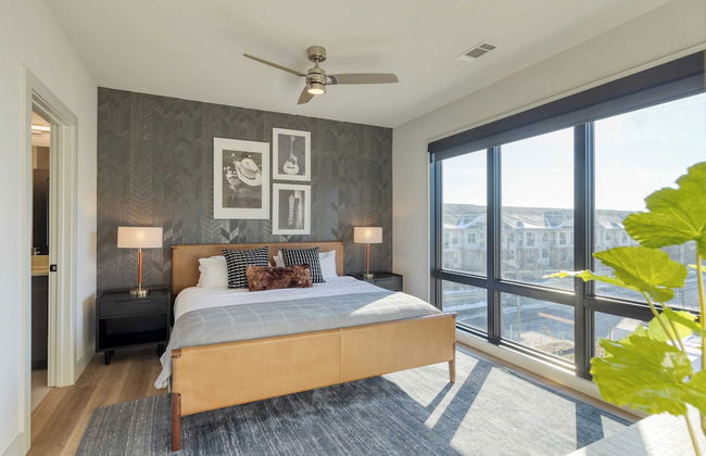 2 Units in Walkable Midtown Location, Gym+pool Honkey-tonk & Muse by Avantstay - Photo 14