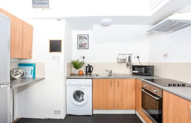 Loft Living Leigh-on-sea - Photo 7