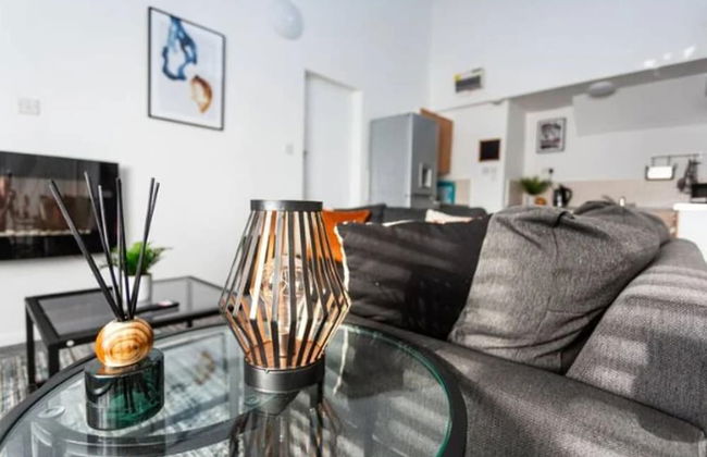 Loft Living Leigh-on-sea - Photo 12