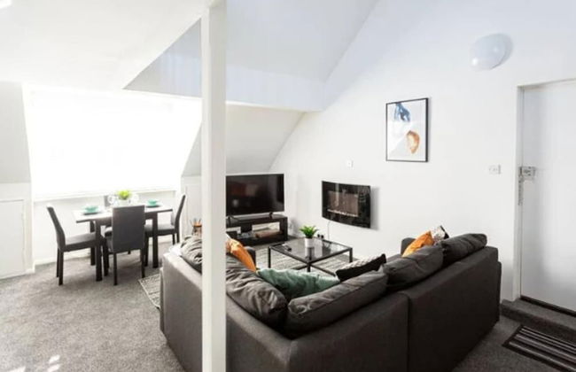 Loft Living Leigh-on-sea - Photo 8