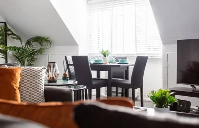 Loft Living Leigh-on-sea - Photo 15