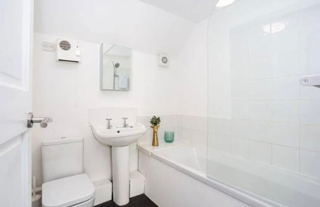 Loft Living Leigh-on-sea - Photo 14