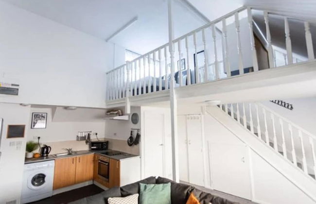 Loft Living Leigh-on-sea - Photo 16