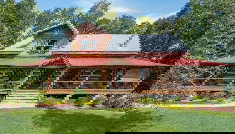 Foto 1 - The Log Palace Private Guest Suite 2 Bedroom Cabin by RedAwning