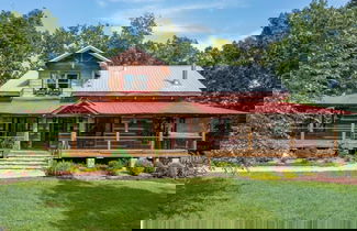 Foto 1 - The Log Palace Private Guest Suite 2 Bedroom Cabin by RedAwning