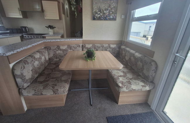 3-bed Caravan, Sleeps 8, Pool & Beach - Photo 22