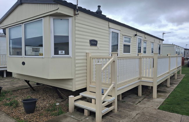 3-bed Caravan, Sleeps 8, Pool & Beach - Photo 25