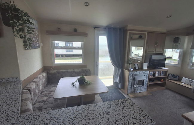 3-bed Caravan, Sleeps 8, Pool & Beach - Photo 16