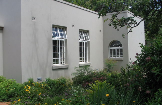 Chic Studio Nestled in Lovely Garden and Pool-2254 - Foto 1