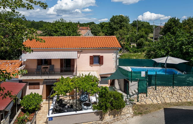 House Papinka With Private Pool & Garden - Foto 1