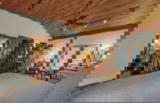 Photo 2 - The Willows Casa Grande + Sundown Suite Sleeps 13 - Close to Main St