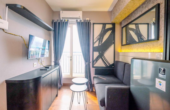 Modern Look 2BR at 28th Floor Podomoro Golf View Apartment - Foto 16