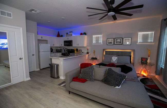 Pet Friendly Modern Zen Studio Retreat W/ Hot Tub! Home by RedAwning - Foto 21