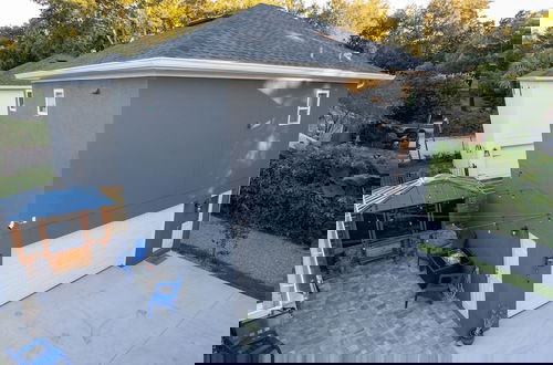 Foto 46 - Pet Friendly Modern Zen Studio Retreat W/ Hot Tub! Home by RedAwning