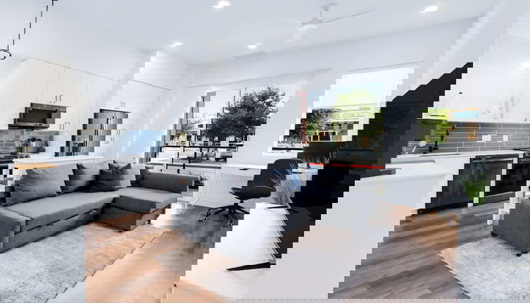 Foto 1 - Luxury Resort-style Living Centrally Located