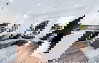 Foto 1 - Luxury Resort-style Living Centrally Located