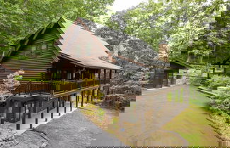 Foto 1 - Wolf Den 4 Bedroom Cabin by RedAwning