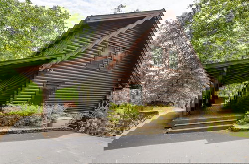Foto 45 - Wolf Den 4 Bedroom Cabin by RedAwning