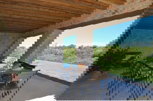 Foto 19 - Attractive Holiday Home With Pool
