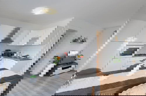 Foto 12 - Comfortable House With Private Swimming Pool