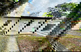 Foto 2 - Modern 2-bedroom Retreat Near Beach Airport