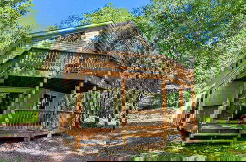 Photo 27 - The Bear Foot Lodge by Avantstay Game Room, Deck, Beach/lake Access