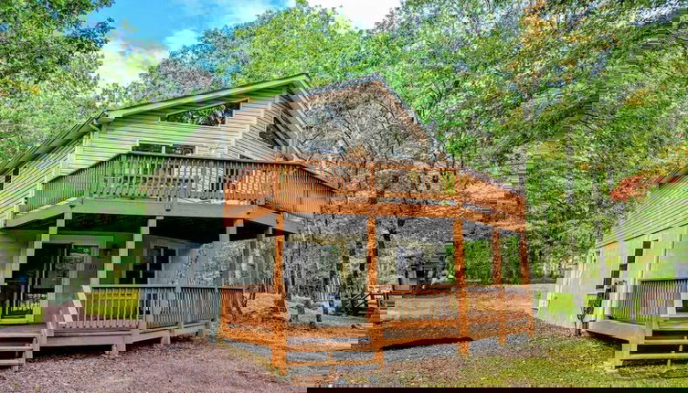 Photo 1 - The Bear Foot Lodge by Avantstay Game Room, Deck, Beach/lake Access